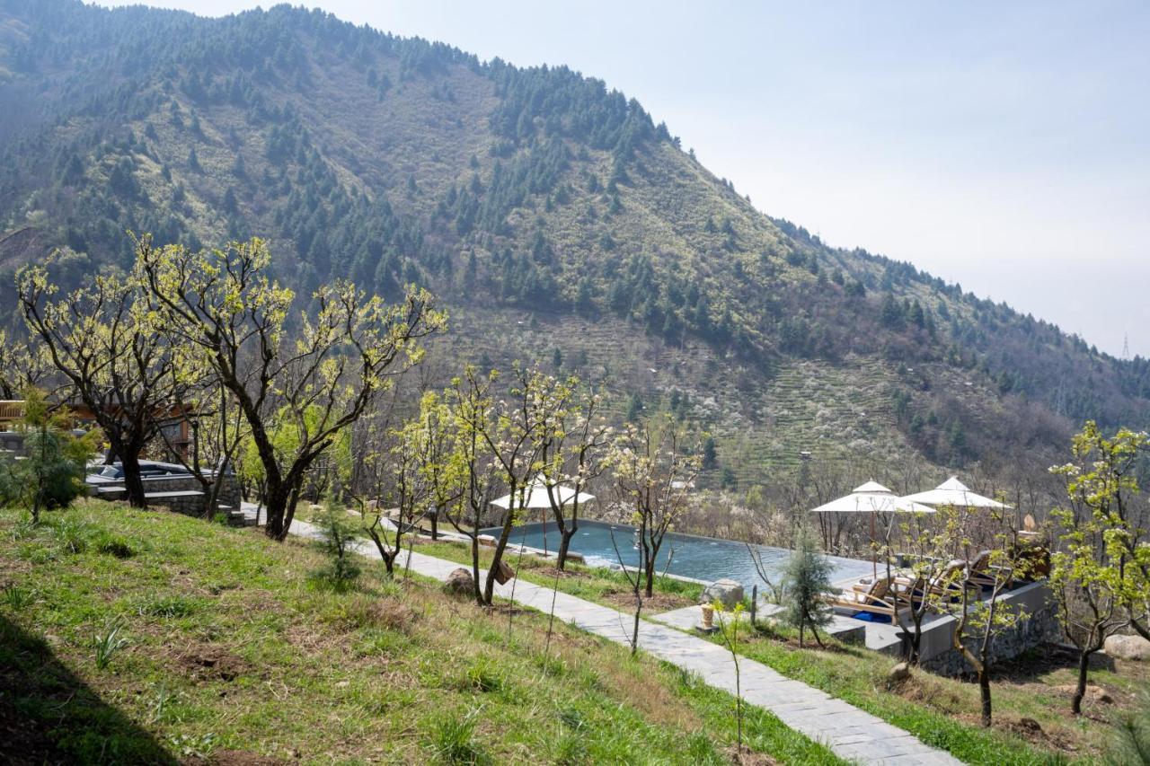 Qayaam Gah Hotel Srinagar  Exterior photo